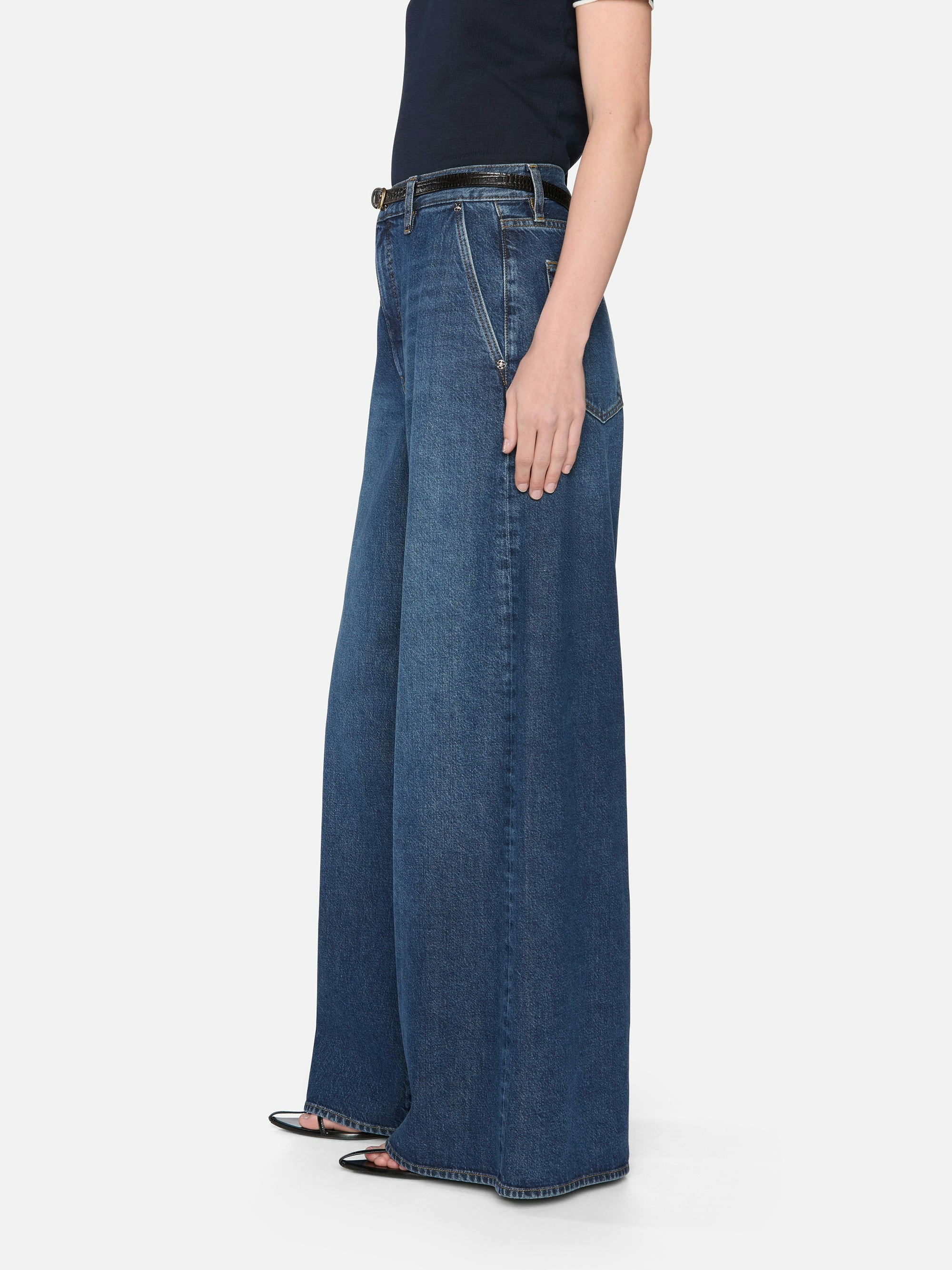 jeans side image alt:fit2